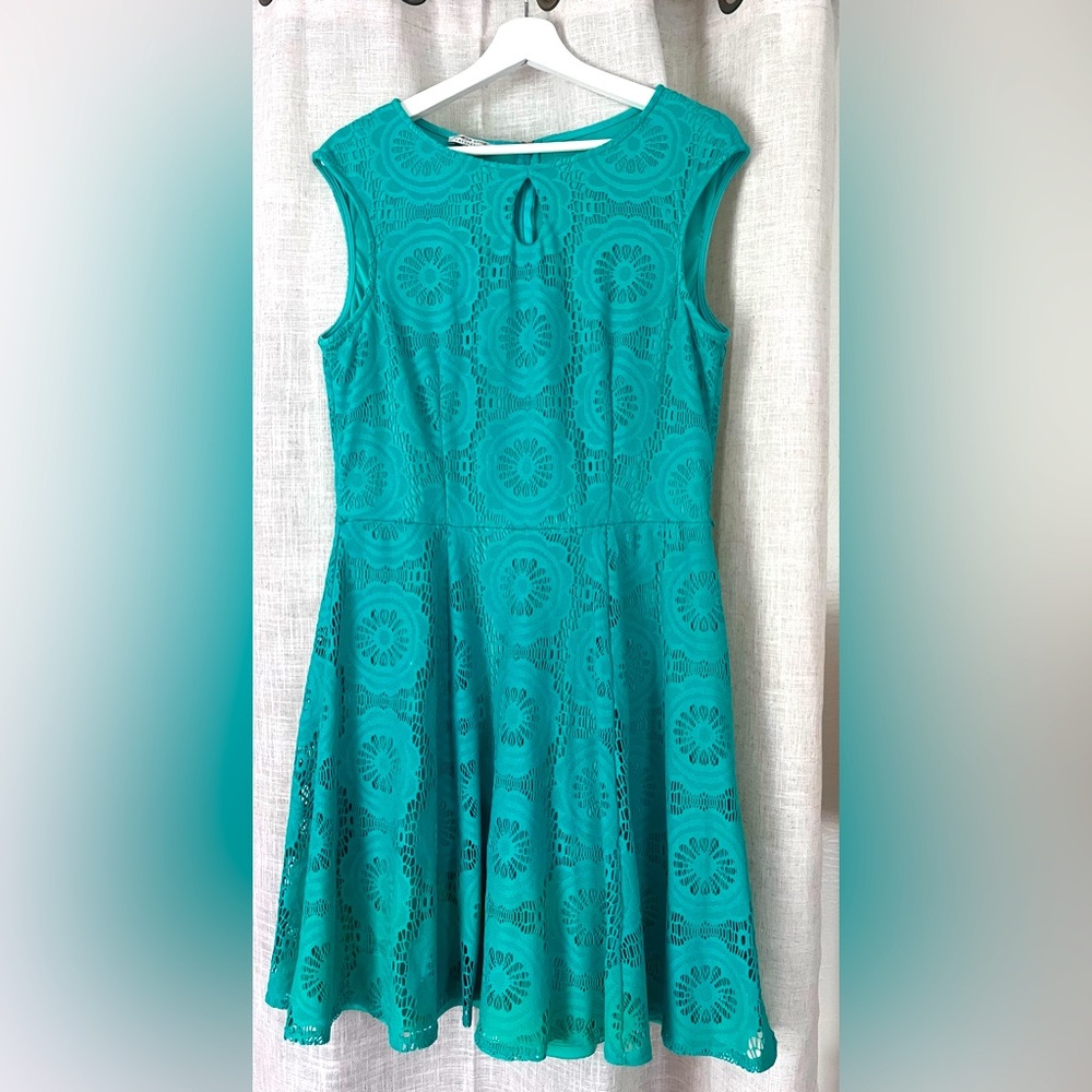 London Style keyhole dress